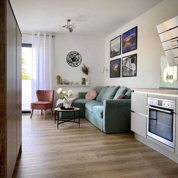 FeWo Zur Wasserburg - Offener Wohn-, Koch- und Essbereich